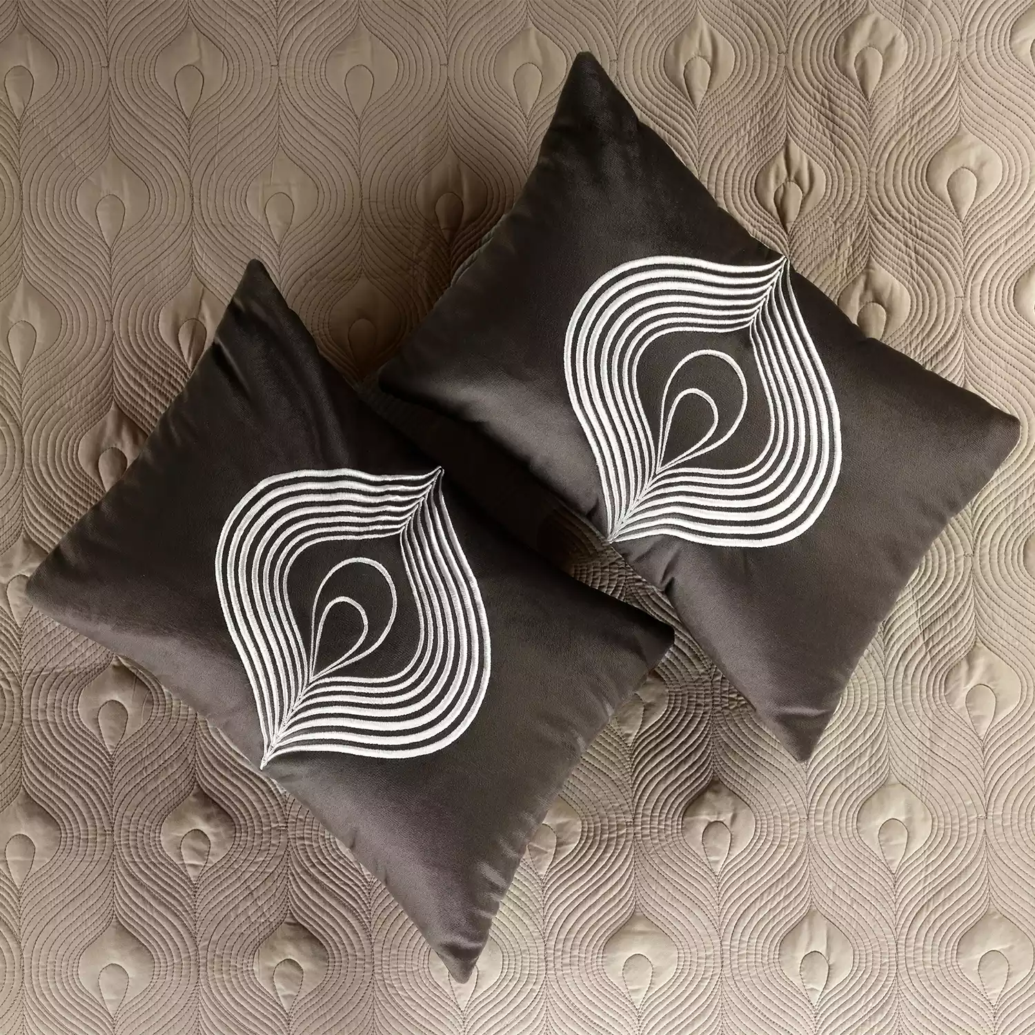 Valtellina India Amora Embroidery Quilted King Size 5 Piece Bedspread Set - Image 2