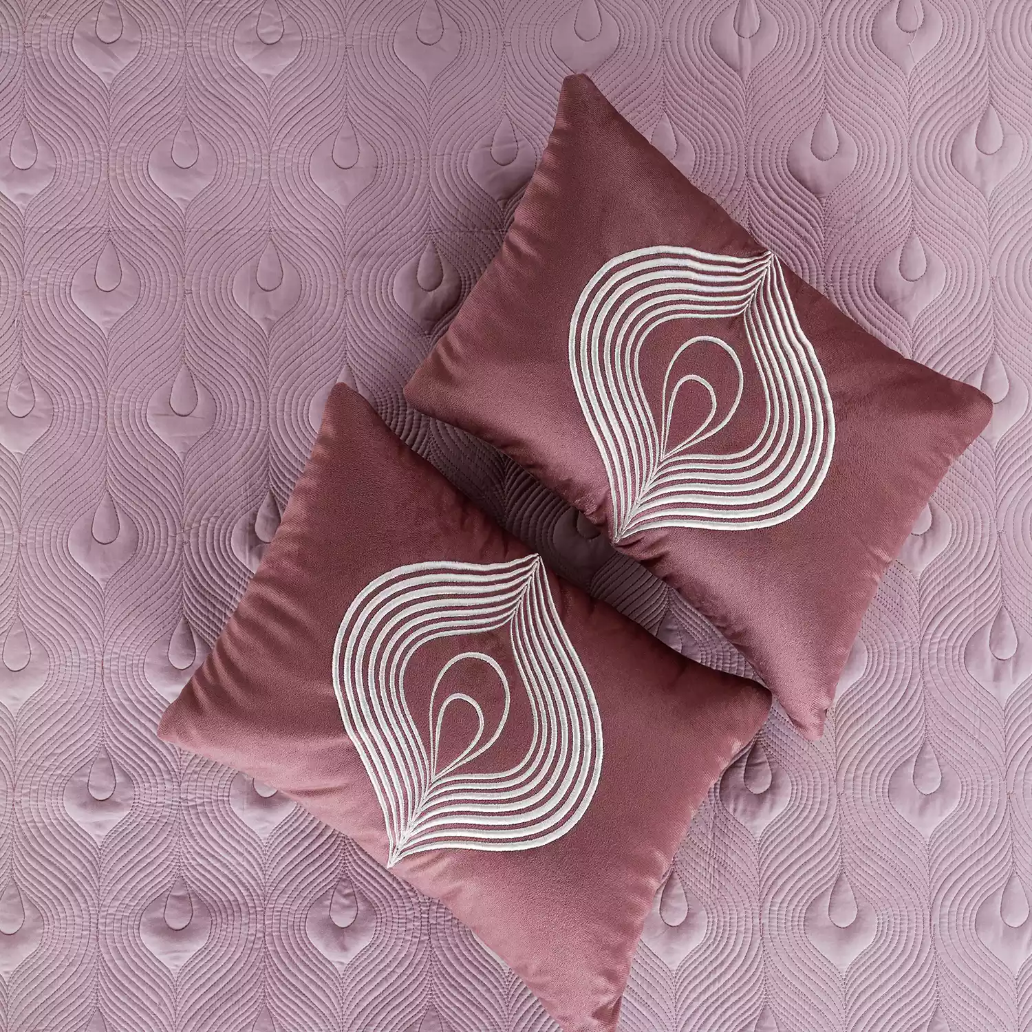 Valtellina India Amora Embroidery Quilted King Size 5 Piece Bedspread Set - Image 2