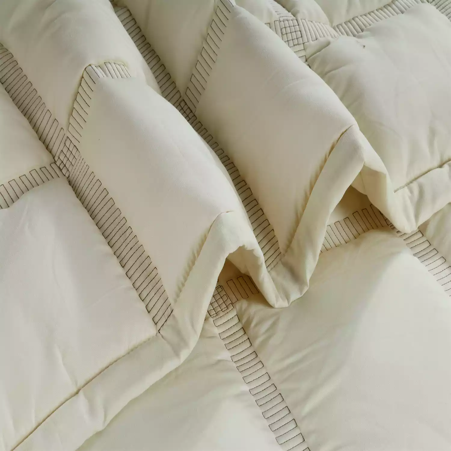 Valtellina Comforter Pantone 220x240 cm Double Size - Image 2