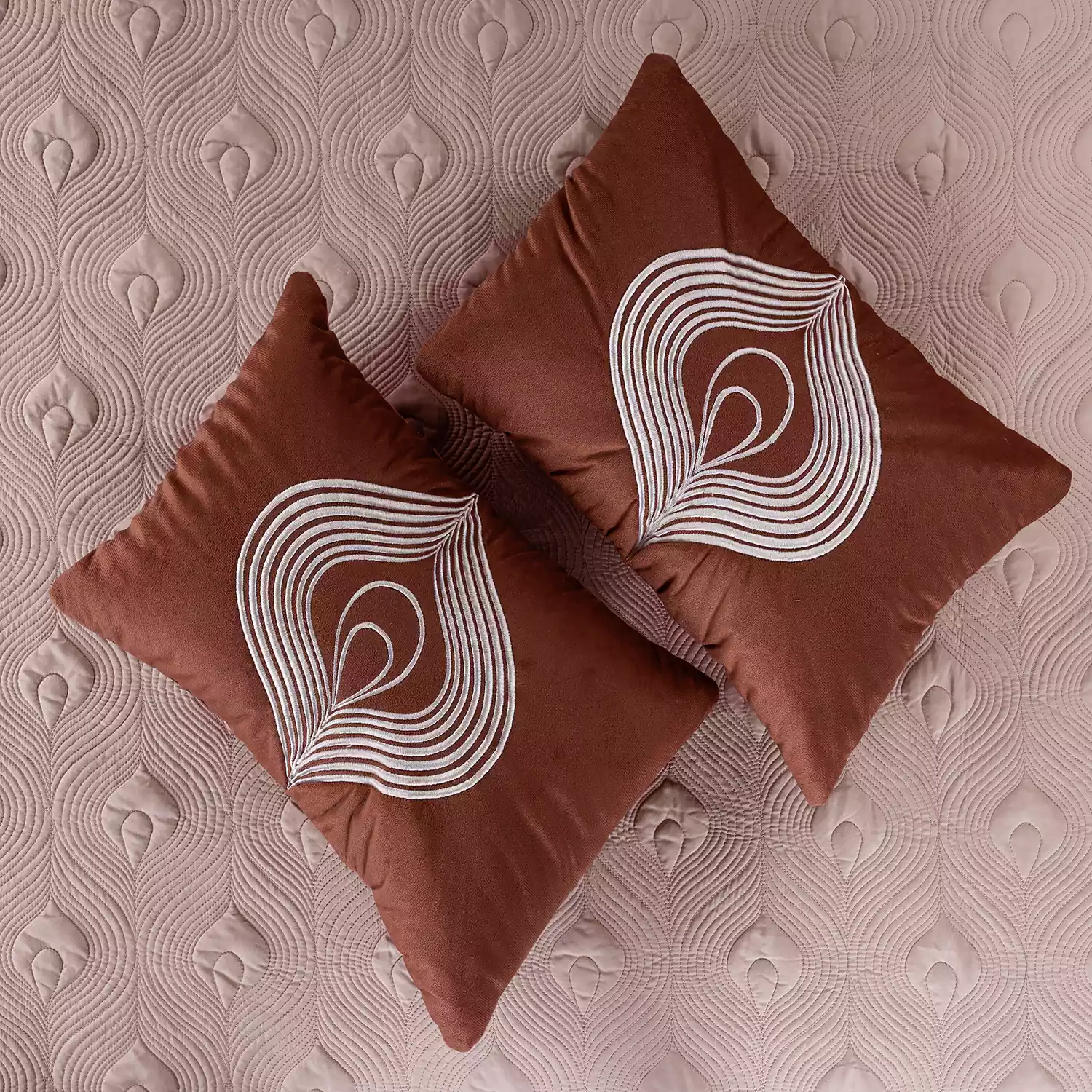 Valtellina India Amora Embroidery Quilted King Size 5 Piece Bedspread Set - Image 2